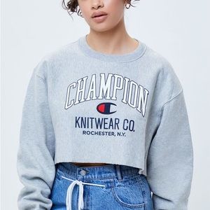 Size M Cropped Champion Reverse Weave Sweater Crewneck